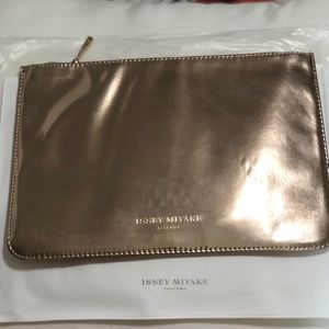 Issey miyake cluch